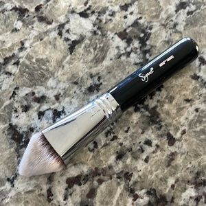 Sigma 4DHD Kabuki Brush